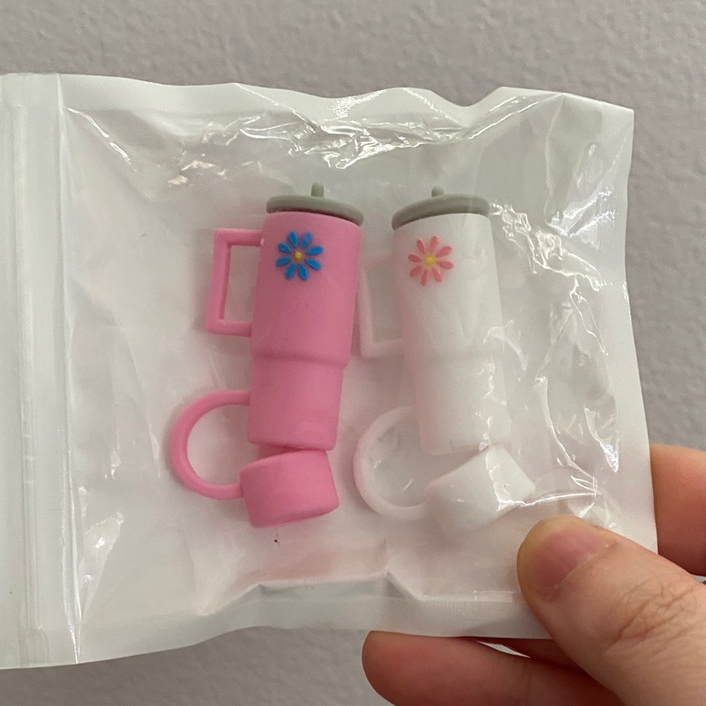 Pink and White Miniature Tumblers with Floral Design straw toppers